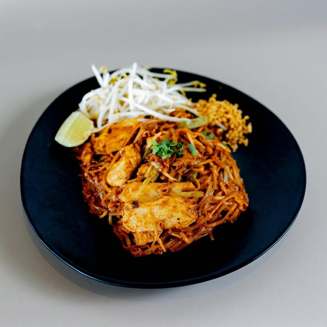 PAD THAI.